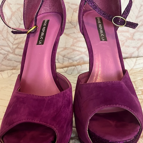 Shoe Republic LA Purple Pumps - Picture 1 of 5